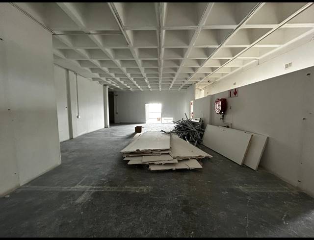 230M² WAREHOUSE TO LET IN WYNBERG